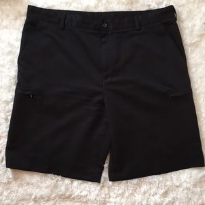 Men’s IZOD Golf Cargo shorts Size 38 black